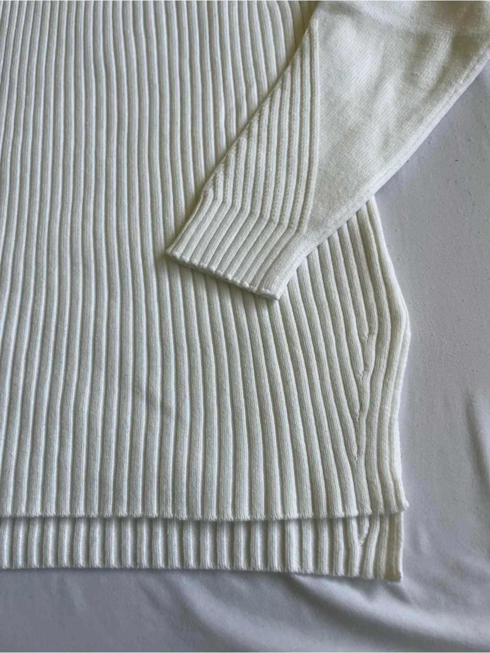 Banana Republic Men’s Ivory/Bone Ribbed Mock-Neck Sweater